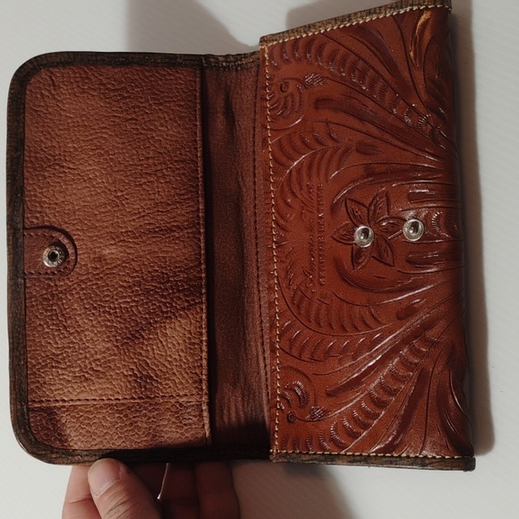American West Desert Wildflower Ladies' Tri-Fold Wallet in antique brown - Picture 5 of 7